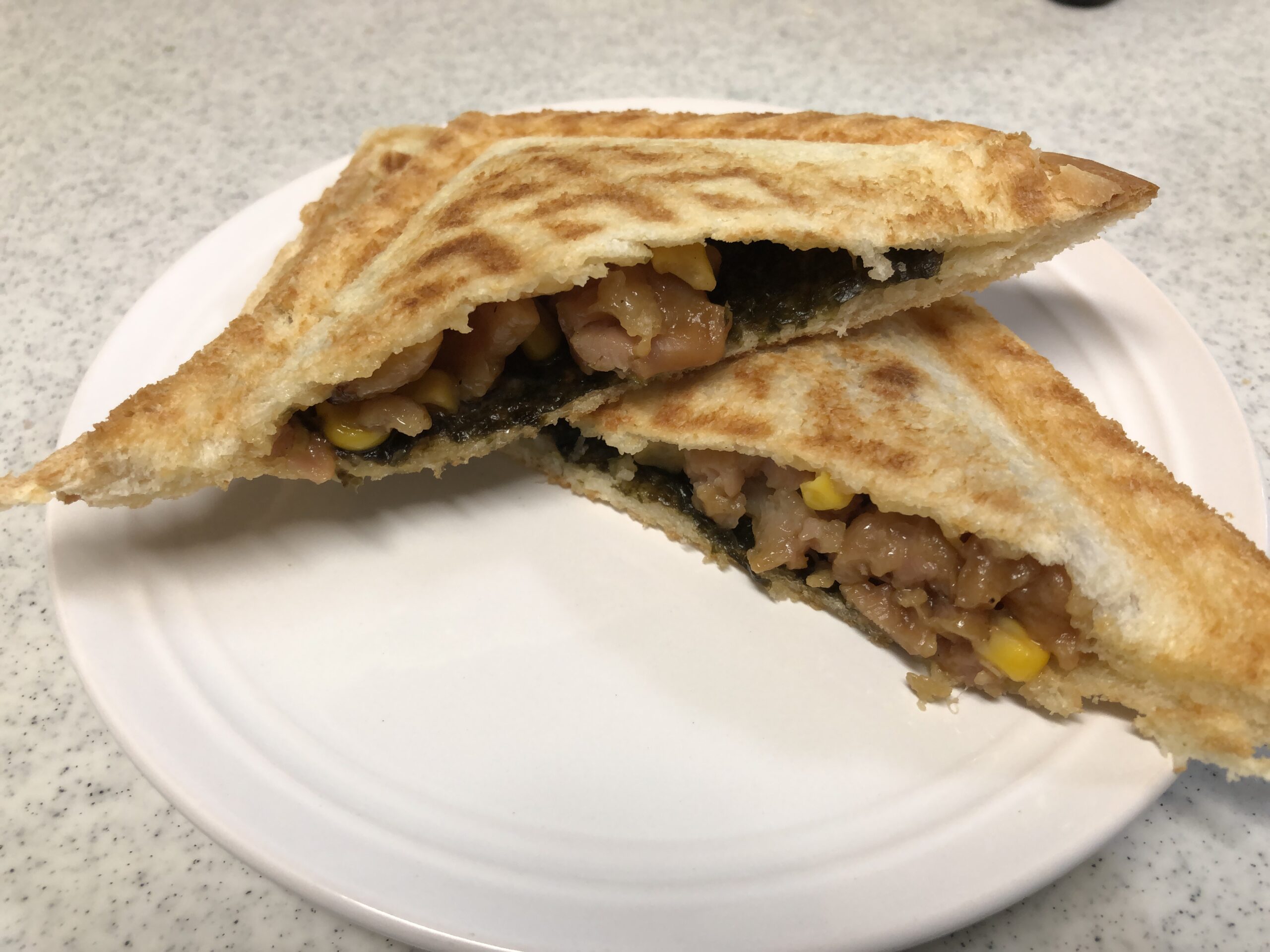 早い 簡単 ラク 晩ご飯の残りで子どもと作るホットサンド 焼き鳥 からあげ 仲良し姉妹ママの子育てブログ ラフラブ