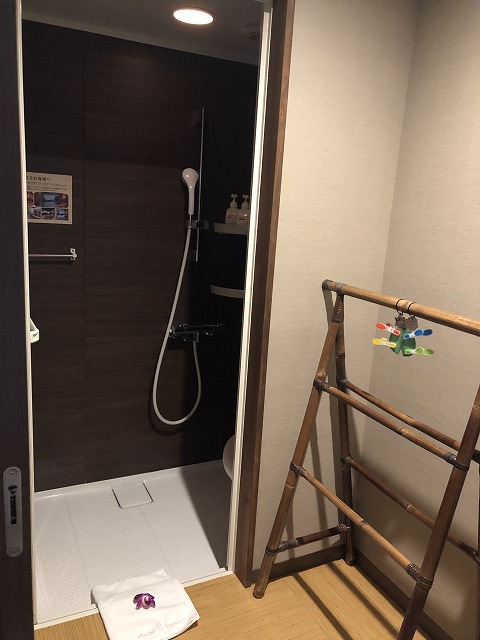 アンダリゾート伊豆高原の別館 テラスつきファミリー&グループルーム(2間)シャワールーム
